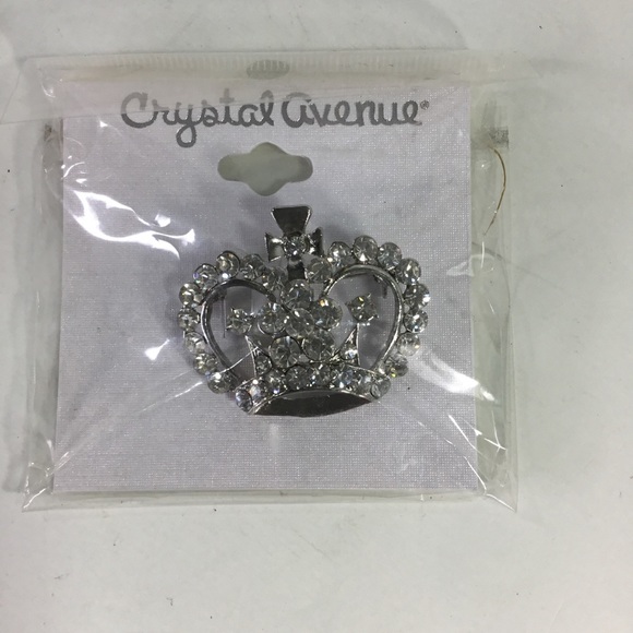 Crystal Avenue rhinestone crown pin brooch - Picture 2 of 5